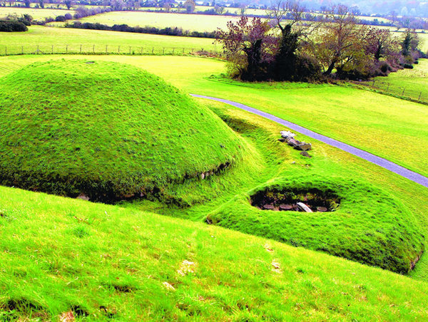 Knowth Satellite Mounds